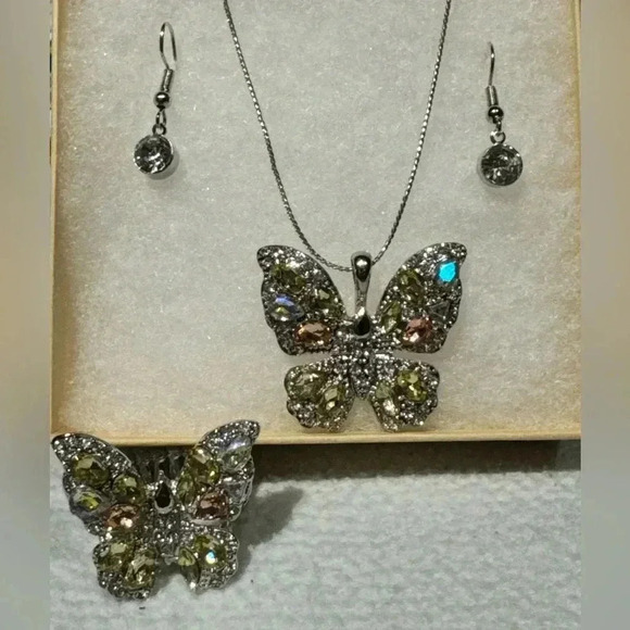 - butterfly jewlery set of 3 NEW - Picture 1 of 3